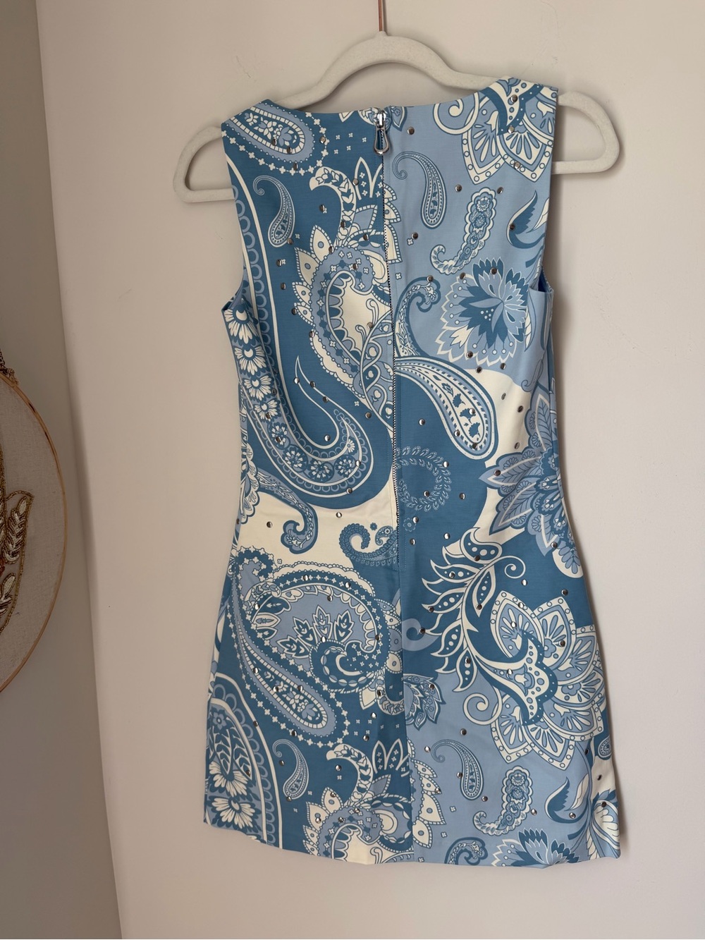 Camila Coelho Blue and white Paisley silver stud Square-Neck cotton Mini Dress - Picture 6 of 8
